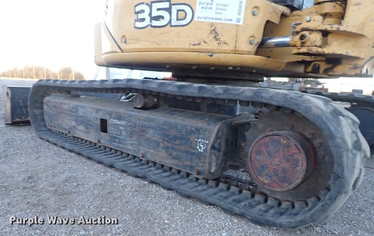 image for item DQ5016 2012 John Deere 35D  mini excavator