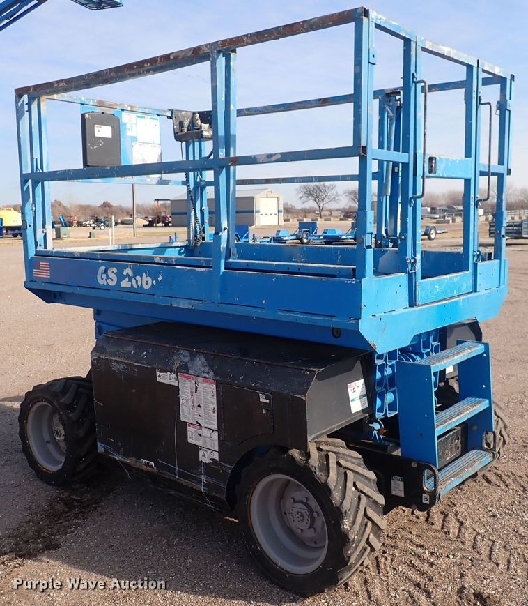 image for item DQ5020 2007 Genie GS-2668  scissor lift