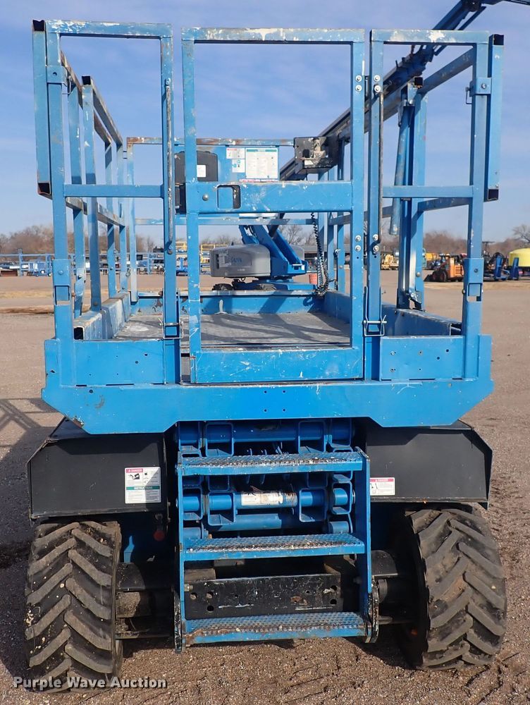 image for item DQ5020 2007 Genie GS-2668  scissor lift
