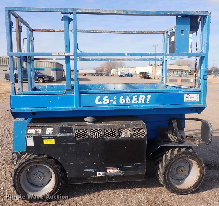 image for item DQ5020 2007 Genie GS-2668  scissor lift