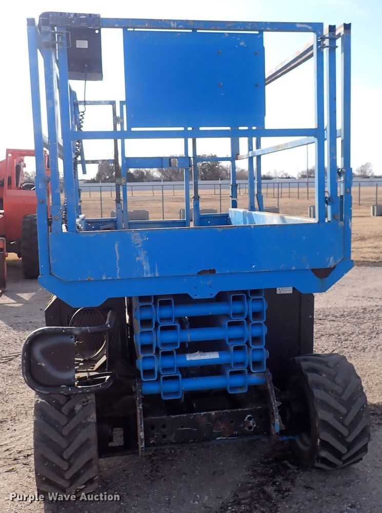image for item DQ5020 2007 Genie GS-2668  scissor lift