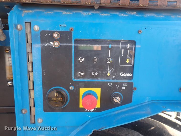 image for item DQ5020 2007 Genie GS-2668  scissor lift