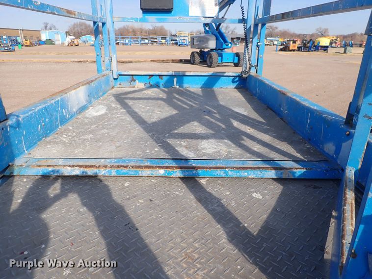 image for item DQ5020 2007 Genie GS-2668  scissor lift