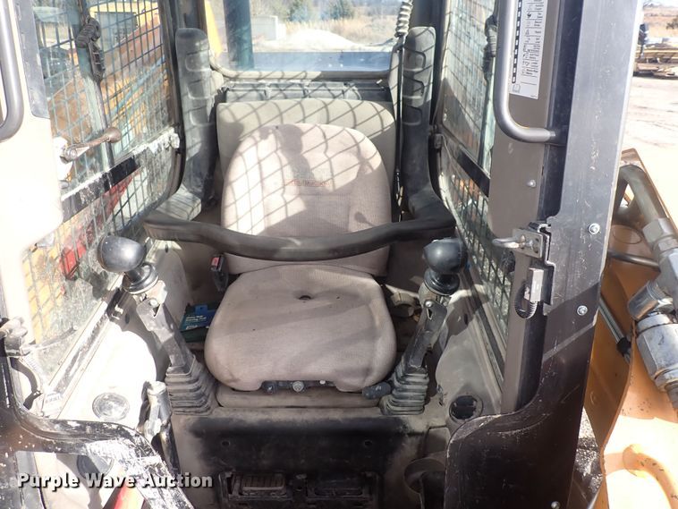 image for item DQ5043 2016 Case SR270  skid steer loader