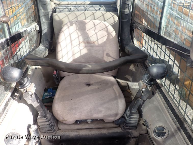 image for item DQ5043 2016 Case SR270  skid steer loader