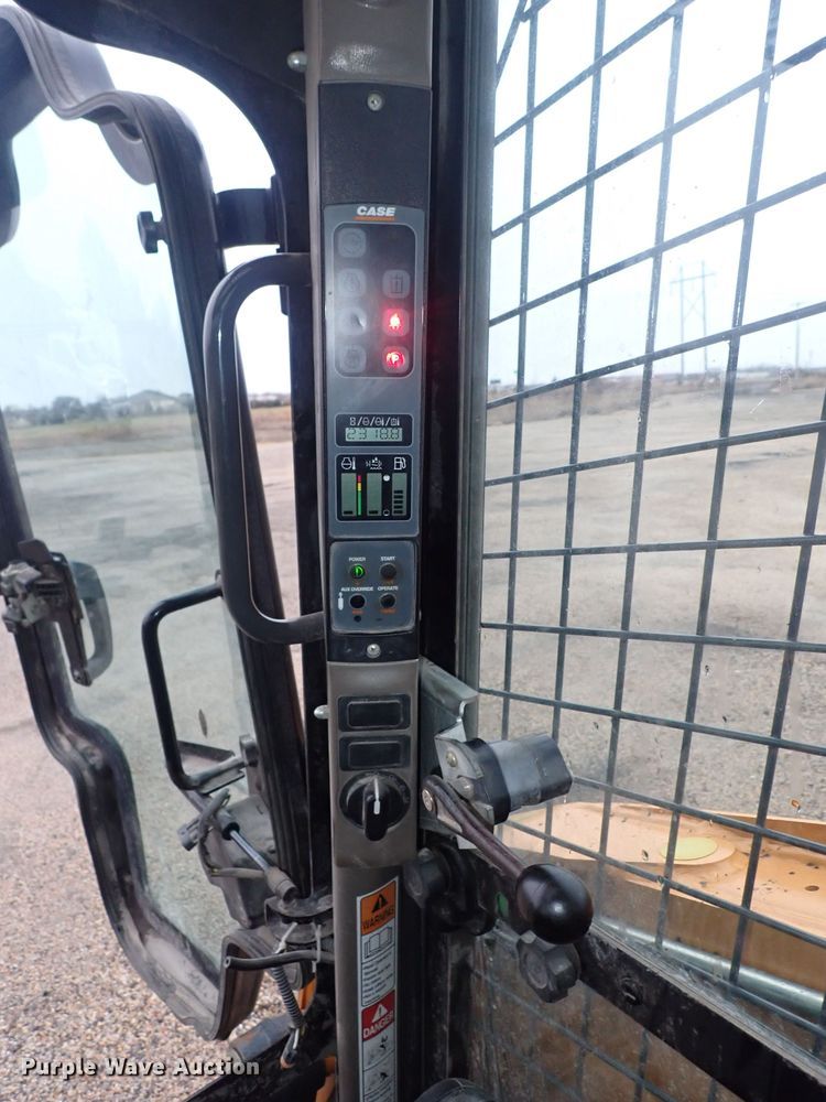 image for item DQ5043 2016 Case SR270  skid steer loader