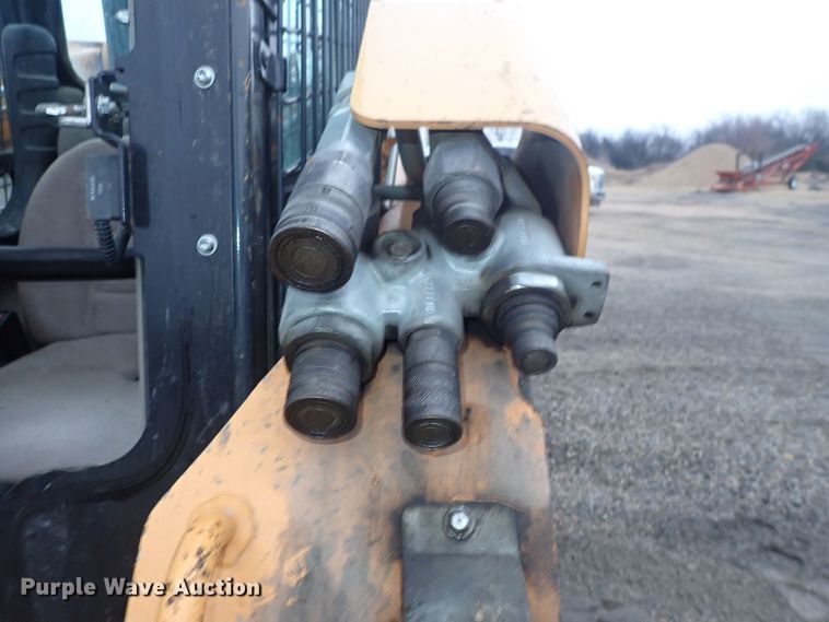 image for item DQ5043 2016 Case SR270  skid steer loader