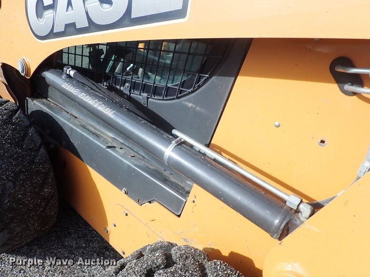 image for item DQ5043 2016 Case SR270  skid steer loader