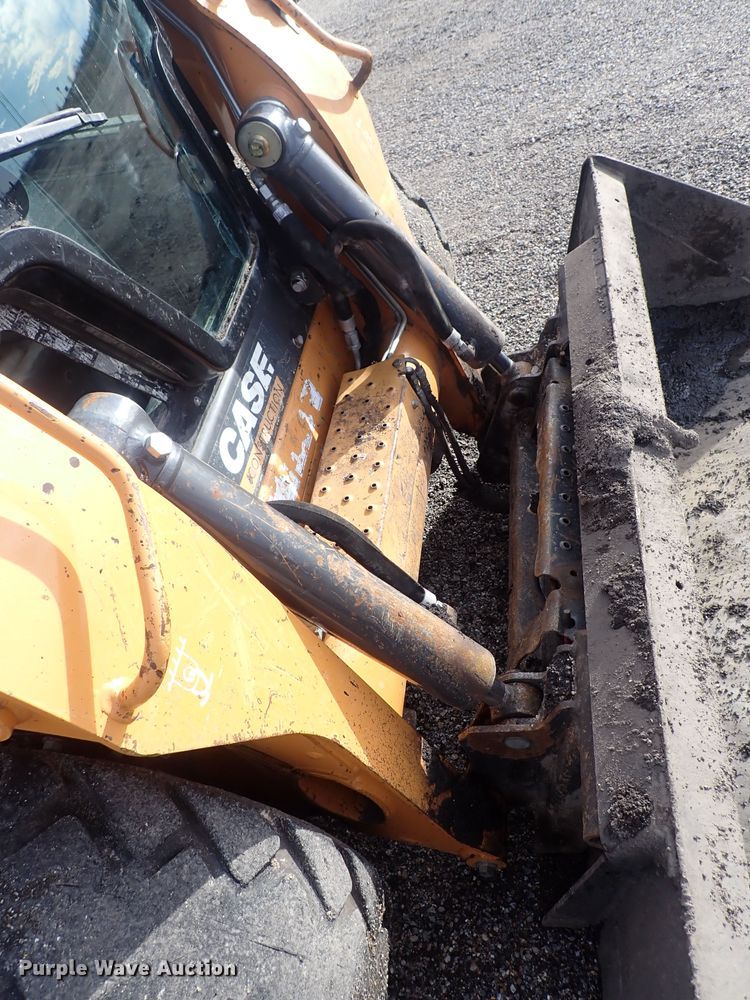 image for item DQ5043 2016 Case SR270  skid steer loader