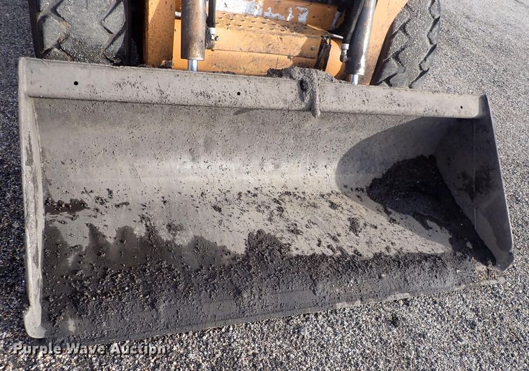 image for item DQ5043 2016 Case SR270  skid steer loader