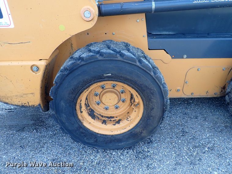 image for item DQ5043 2016 Case SR270  skid steer loader