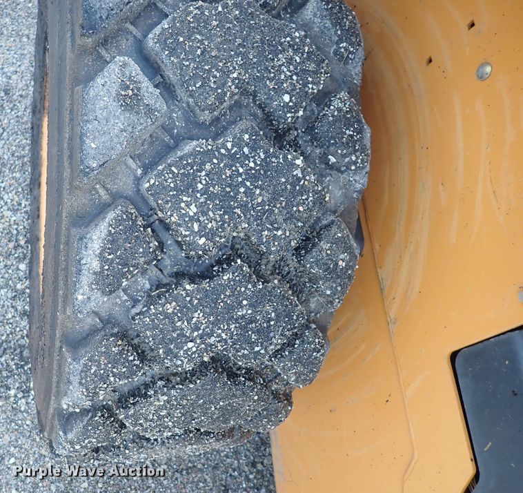 image for item DQ5043 2016 Case SR270  skid steer loader