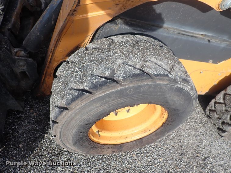 image for item DQ5043 2016 Case SR270  skid steer loader