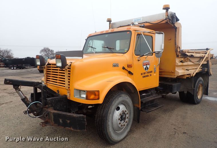 image for item DQ5044 2001 International 4900  dump truck