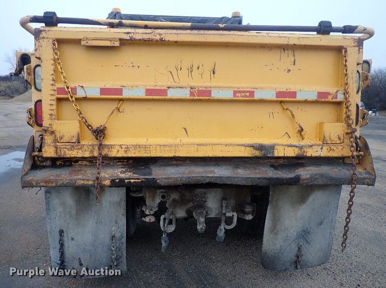 image for item DQ5044 2001 International 4900  dump truck