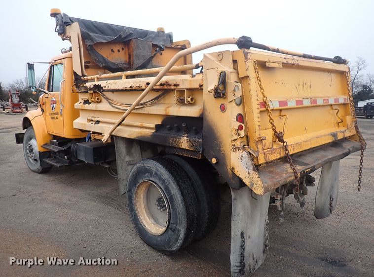 image for item DQ5044 2001 International 4900  dump truck