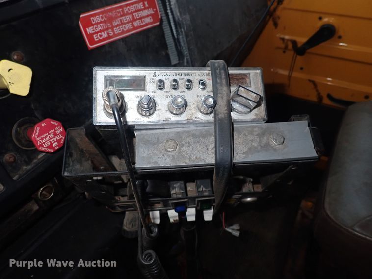 image for item DQ5044 2001 International 4900  dump truck