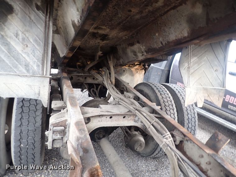 image for item DQ5044 2001 International 4900  dump truck