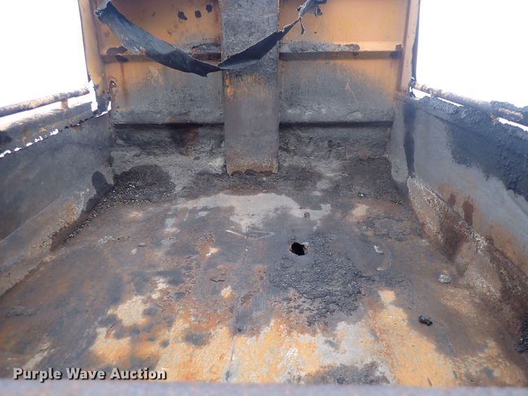 image for item DQ5044 2001 International 4900  dump truck