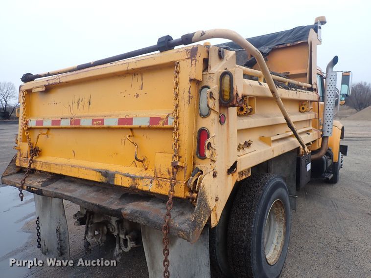 image for item DQ5044 2001 International 4900  dump truck
