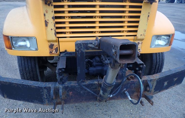 image for item DQ5044 2001 International 4900  dump truck