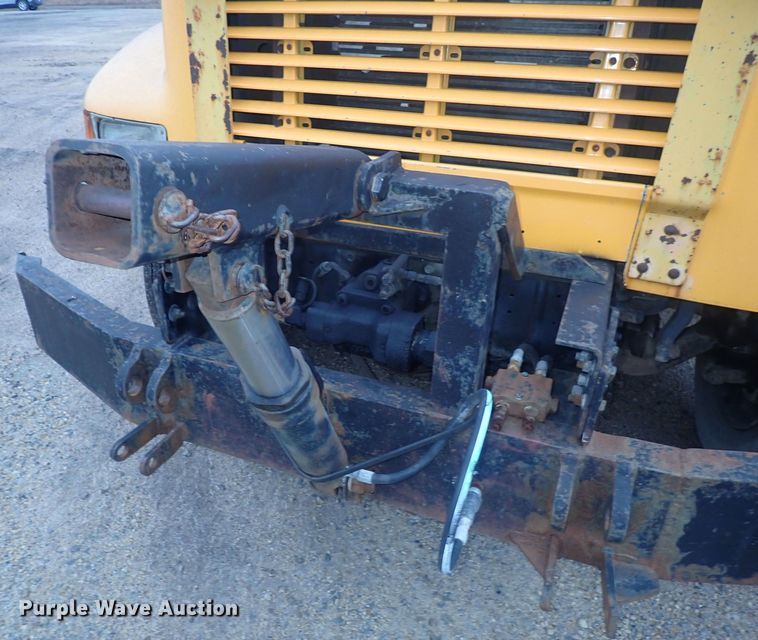 image for item DQ5044 2001 International 4900  dump truck