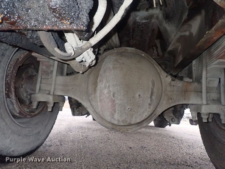 image for item DQ5044 2001 International 4900  dump truck