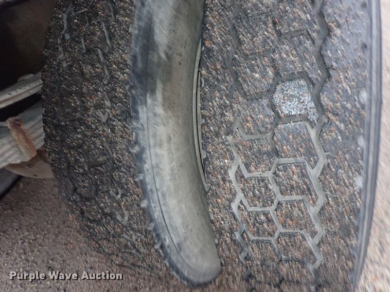 image for item DQ5044 2001 International 4900  dump truck