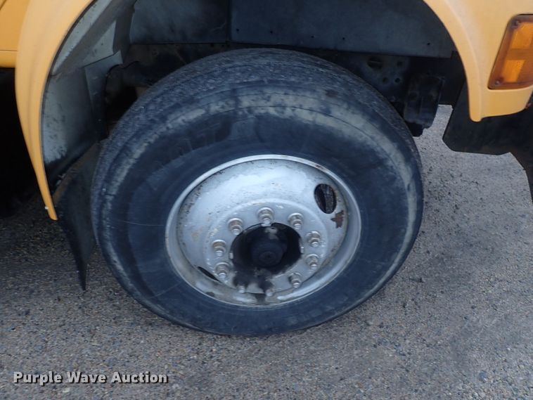 image for item DQ5044 2001 International 4900  dump truck