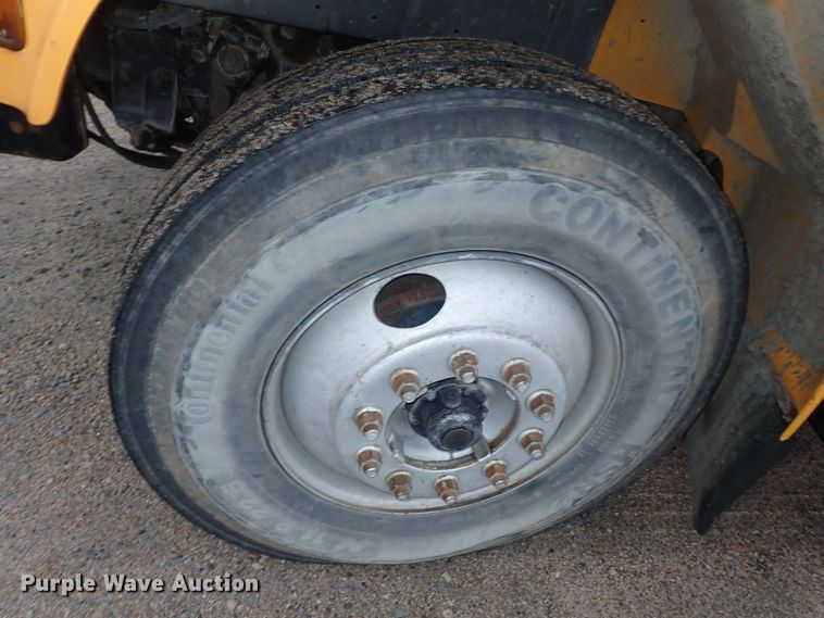 image for item DQ5044 2001 International 4900  dump truck