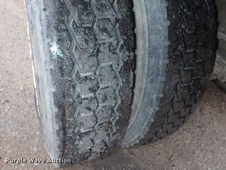 image for item DQ5044 2001 International 4900  dump truck