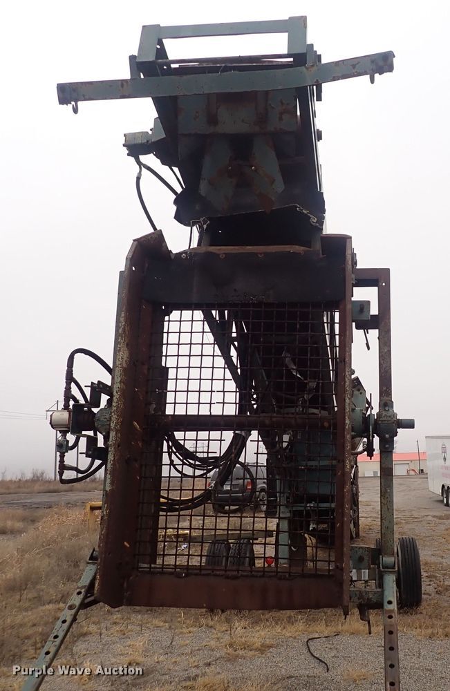 image for item DQ5047 Powerscreen MK2  screening plant