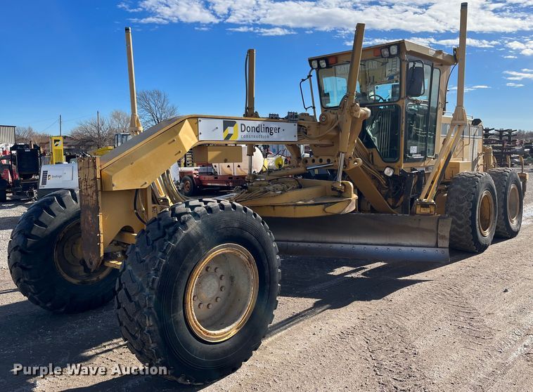 image for item DQ5057 2001 Caterpillar 160H  motor grader