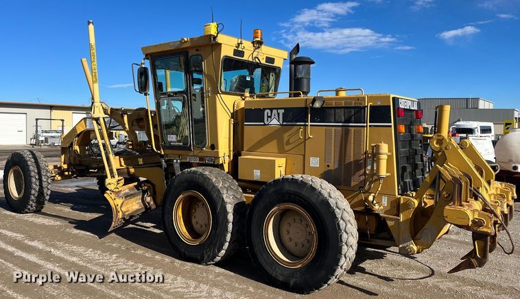 image for item DQ5057 2001 Caterpillar 160H  motor grader