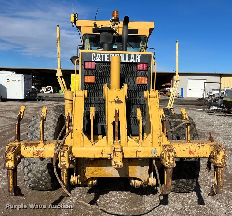 image for item DQ5057 2001 Caterpillar 160H  motor grader