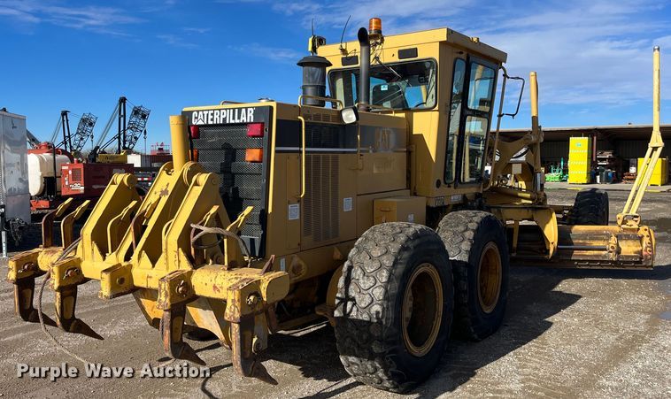 image for item DQ5057 2001 Caterpillar 160H  motor grader