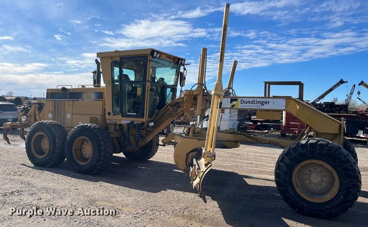 image for item DQ5057 2001 Caterpillar 160H  motor grader