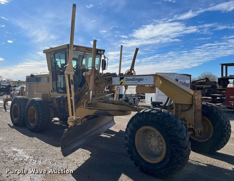 image for item DQ5057 2001 Caterpillar 160H  motor grader