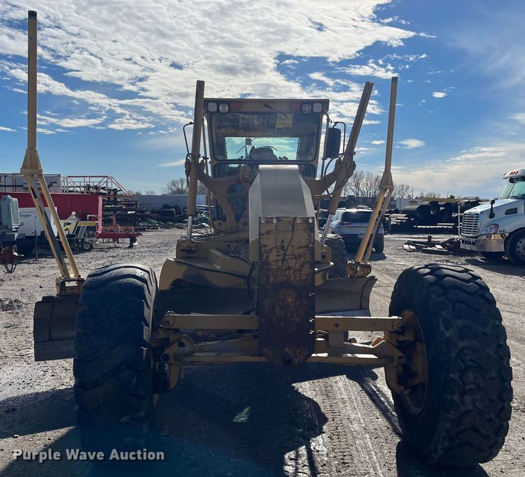 image for item DQ5057 2001 Caterpillar 160H  motor grader