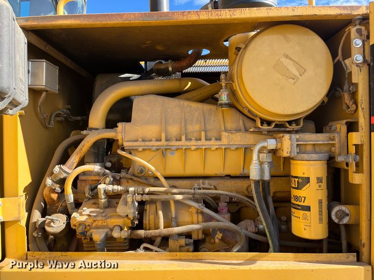 image for item DQ5057 2001 Caterpillar 160H  motor grader