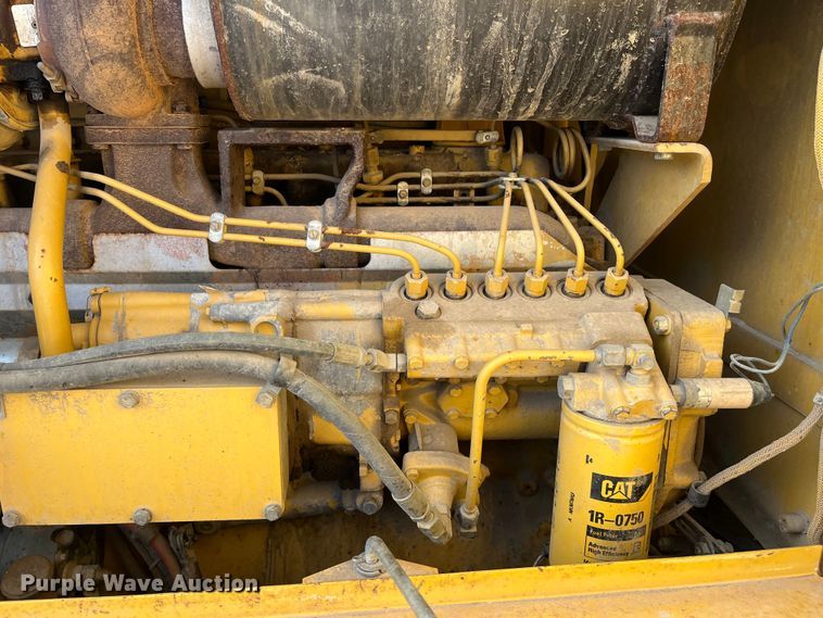 image for item DQ5057 2001 Caterpillar 160H  motor grader