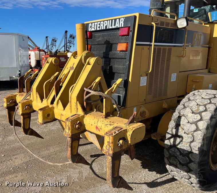 image for item DQ5057 2001 Caterpillar 160H  motor grader