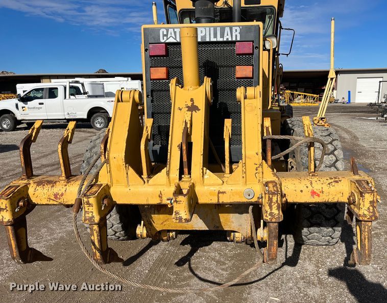 image for item DQ5057 2001 Caterpillar 160H  motor grader