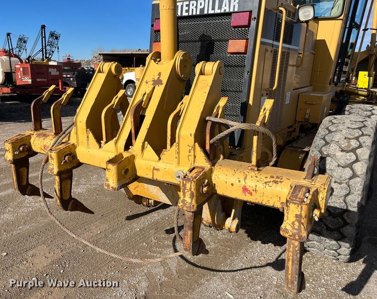 image for item DQ5057 2001 Caterpillar 160H  motor grader