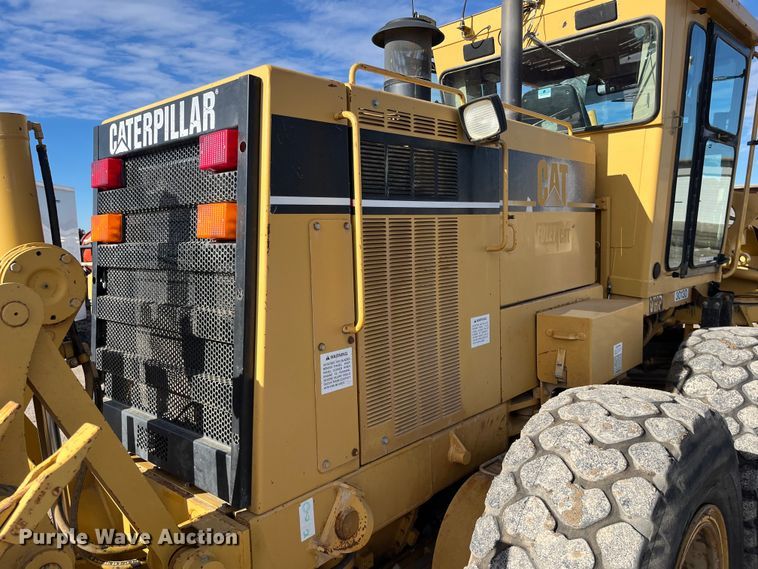 image for item DQ5057 2001 Caterpillar 160H  motor grader