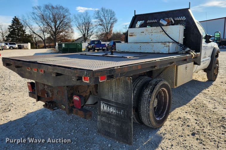 image for item DQ5375 2005 Ford F550 Super Duty XL  flatbed truck