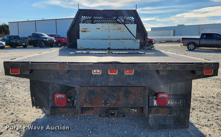 image for item DQ5375 2005 Ford F550 Super Duty XL  flatbed truck