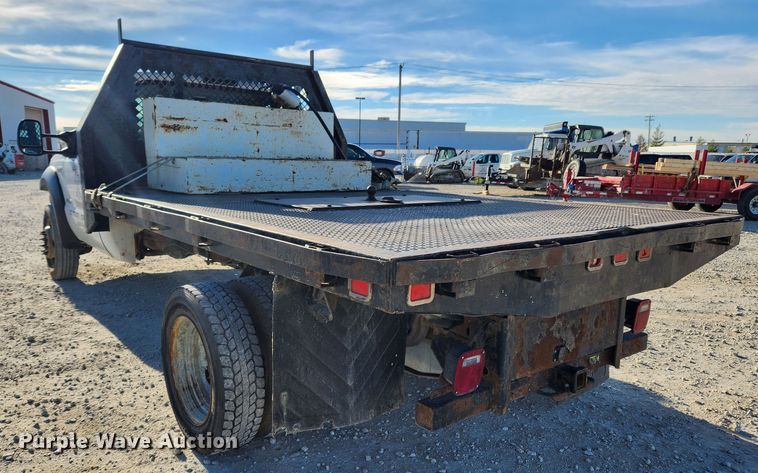 image for item DQ5375 2005 Ford F550 Super Duty XL  flatbed truck