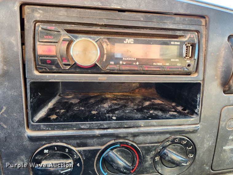 image for item DQ5375 2005 Ford F550 Super Duty XL  flatbed truck