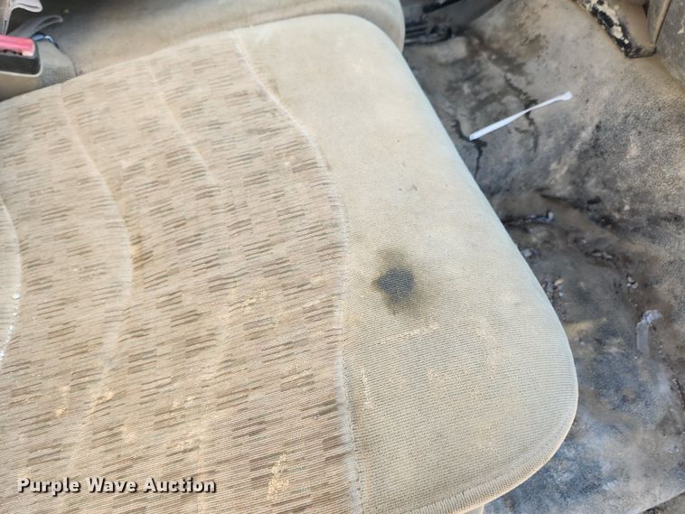 image for item DQ5375 2005 Ford F550 Super Duty XL  flatbed truck